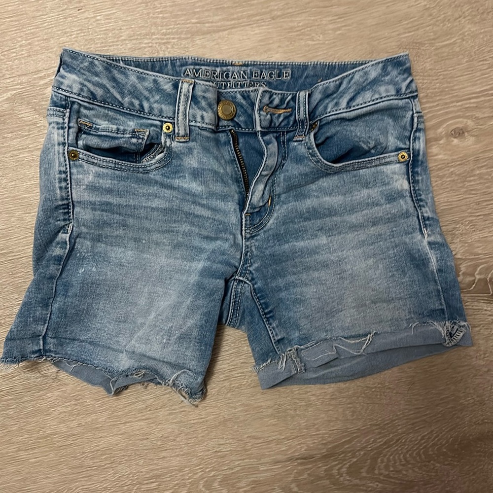 American Eagle shorts super stretch size 4, smoke-free pet free home